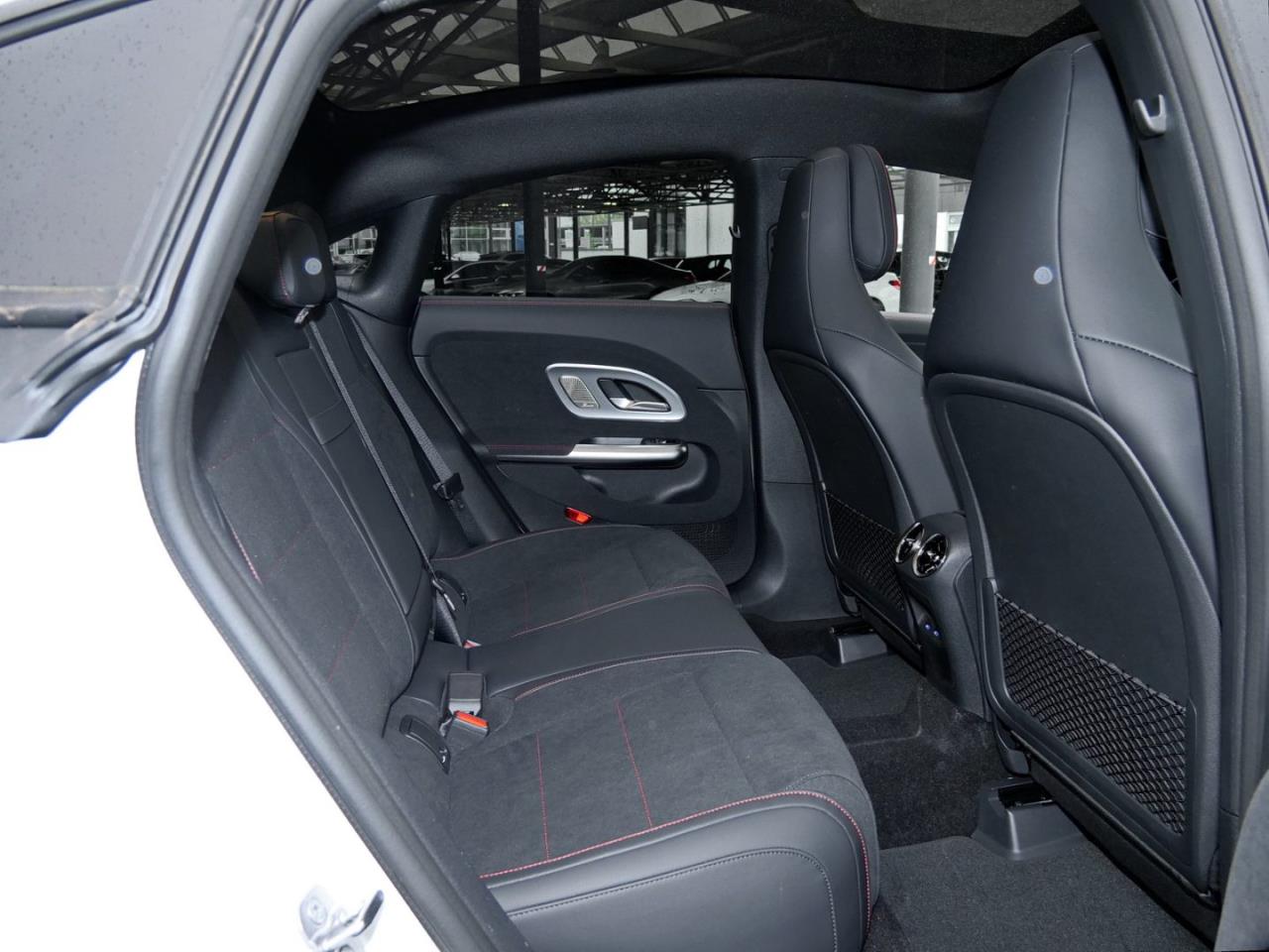 Mercedes-Benz CLA 200 4MATIC AMG Night Panorama Distronic 360°