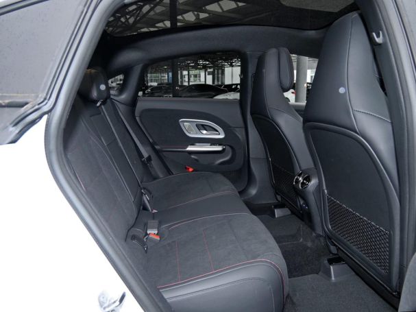 Mercedes-Benz CLA 200 4MATIC AMG Night Panorama Distronic 360°