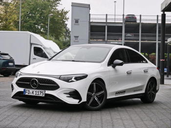 Mercedes-Benz CLA 200 4MATIC AMG Night Panorama Distronic 360°