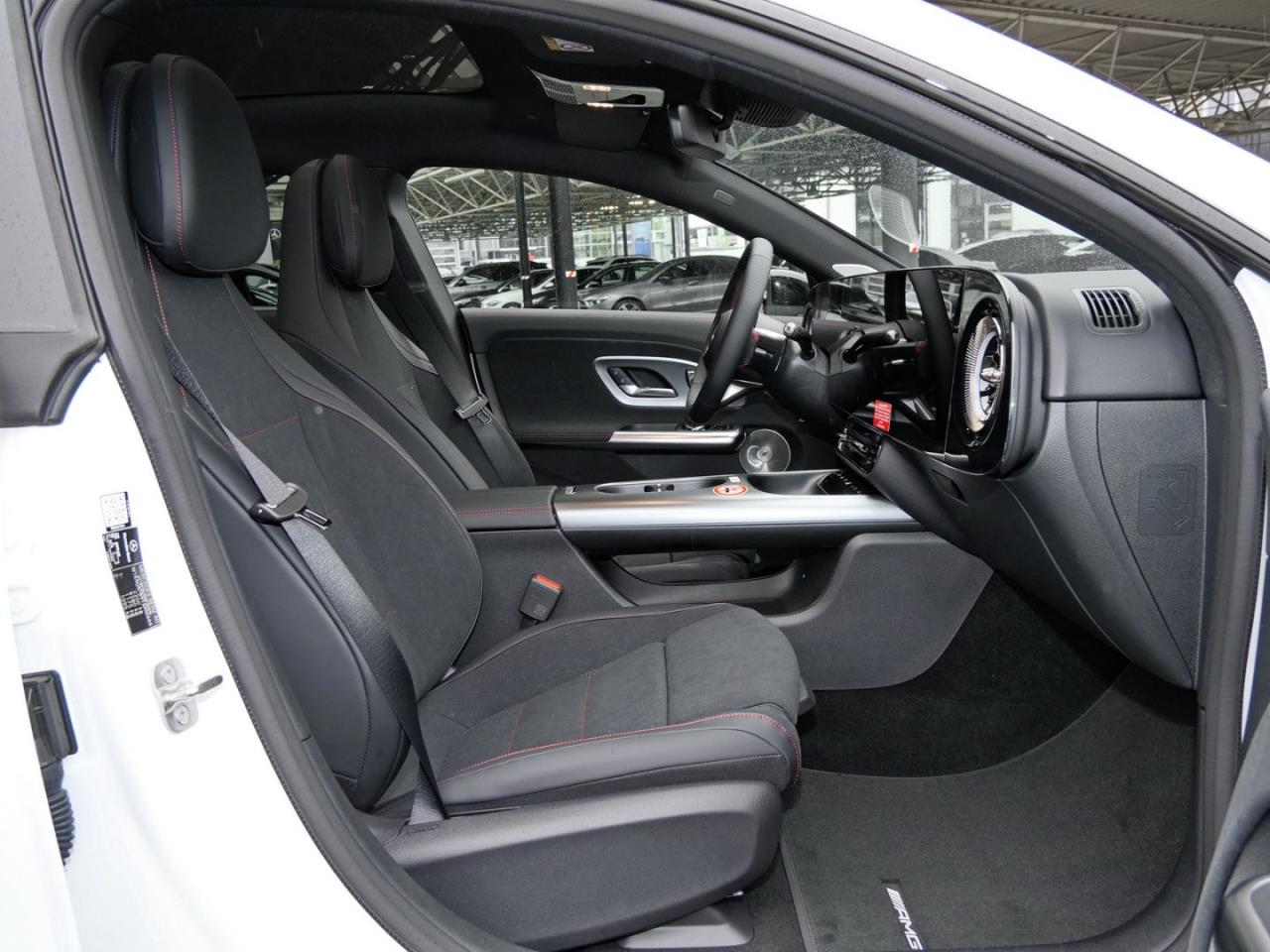 Mercedes-Benz CLA 200 4MATIC AMG Night Panorama Distronic 360°