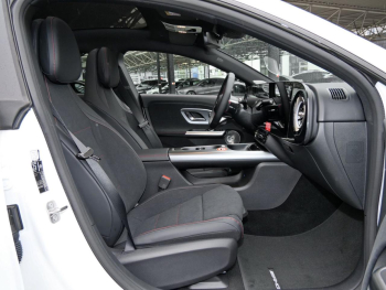 Mercedes-Benz CLA 200 4MATIC AMG Night Panorama Distronic 360°