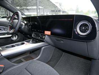 Mercedes-Benz CLA 200 4MATIC AMG Night Panorama Distronic 360°
