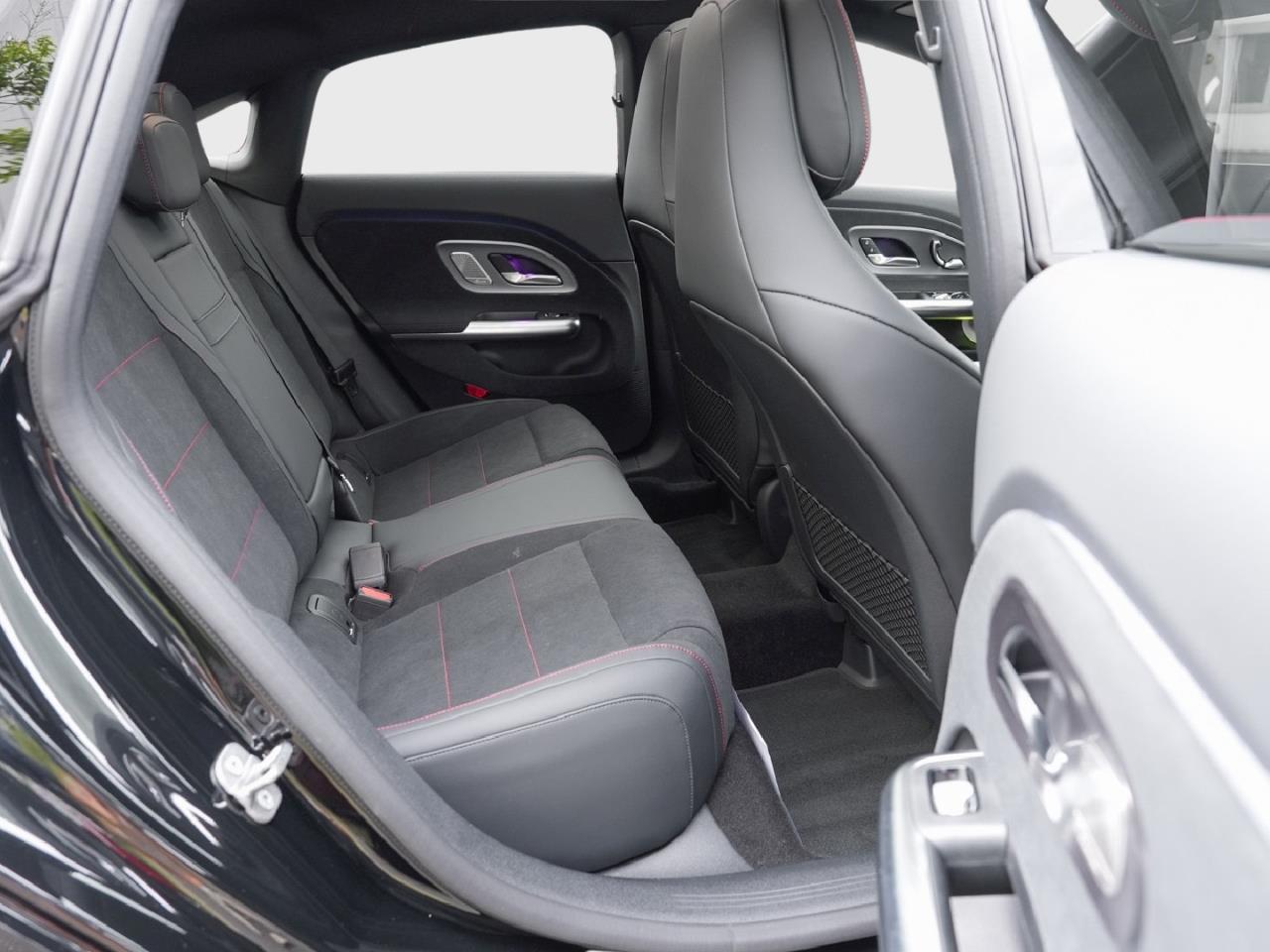Mercedes-Benz CLA 200 AMG Night Panorama Memory Burmester