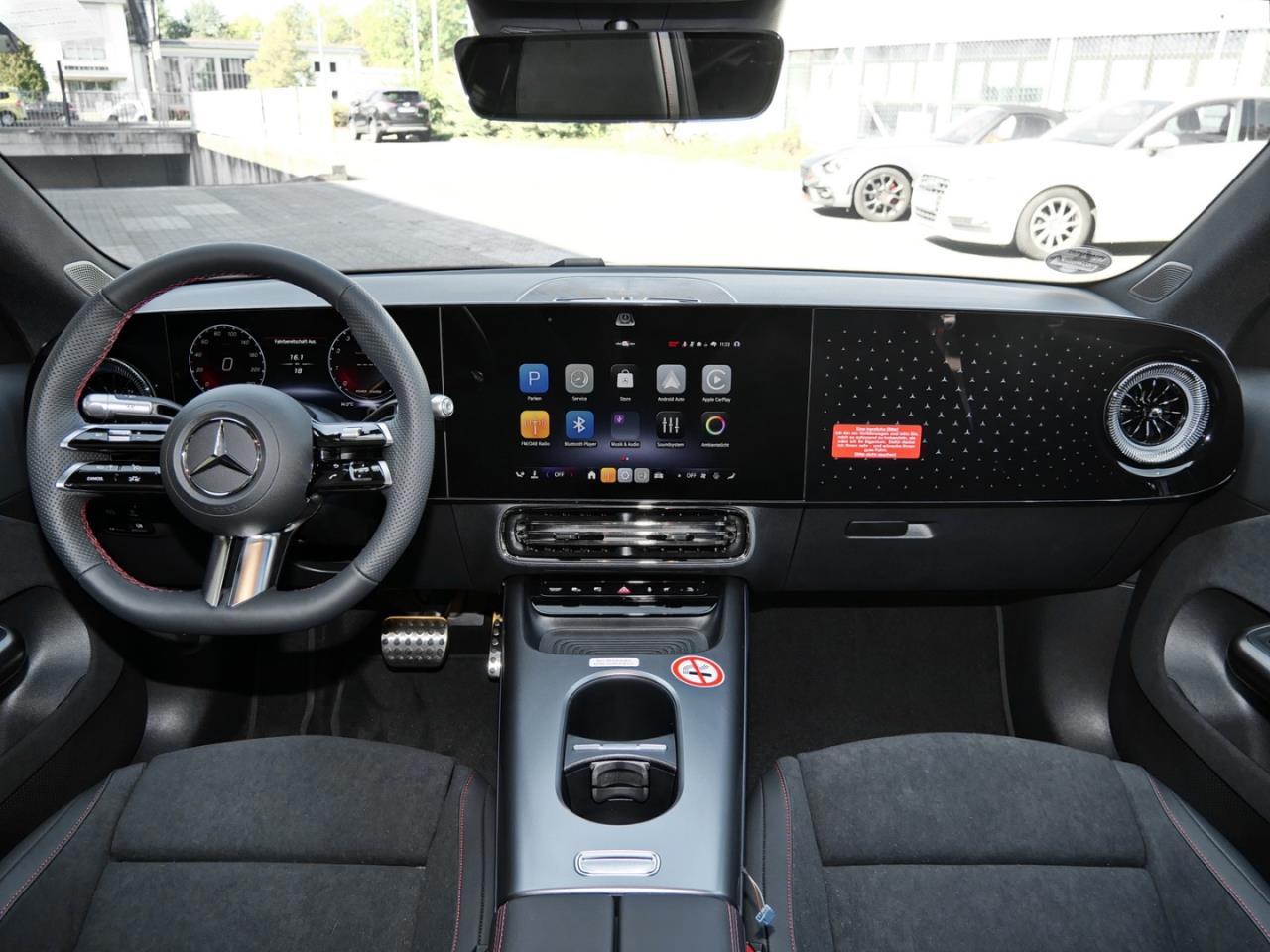 Mercedes-Benz CLA 200 AMG Night Panorama Distronic Kamera AHK