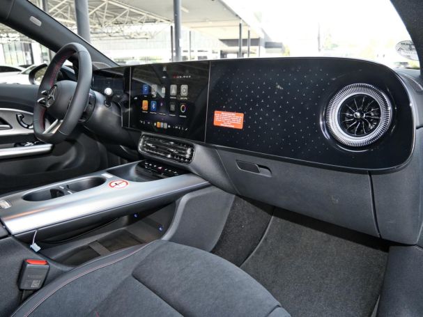 Mercedes-Benz CLA 200 AMG Night Panorama Distronic Kamera AHK