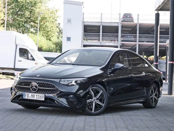 Mercedes-Benz CLA 200 AMG Night Panorama Distronic Kamera AHK