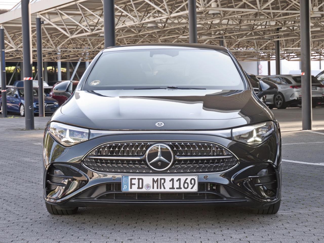 Mercedes-Benz CLA 200 AMG Night Panorama Distronic Kamera AHK