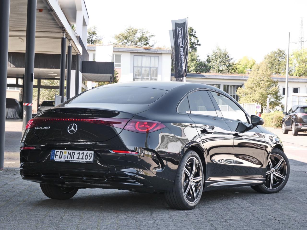 Mercedes-Benz CLA 200 AMG Night Panorama Distronic Kamera AHK