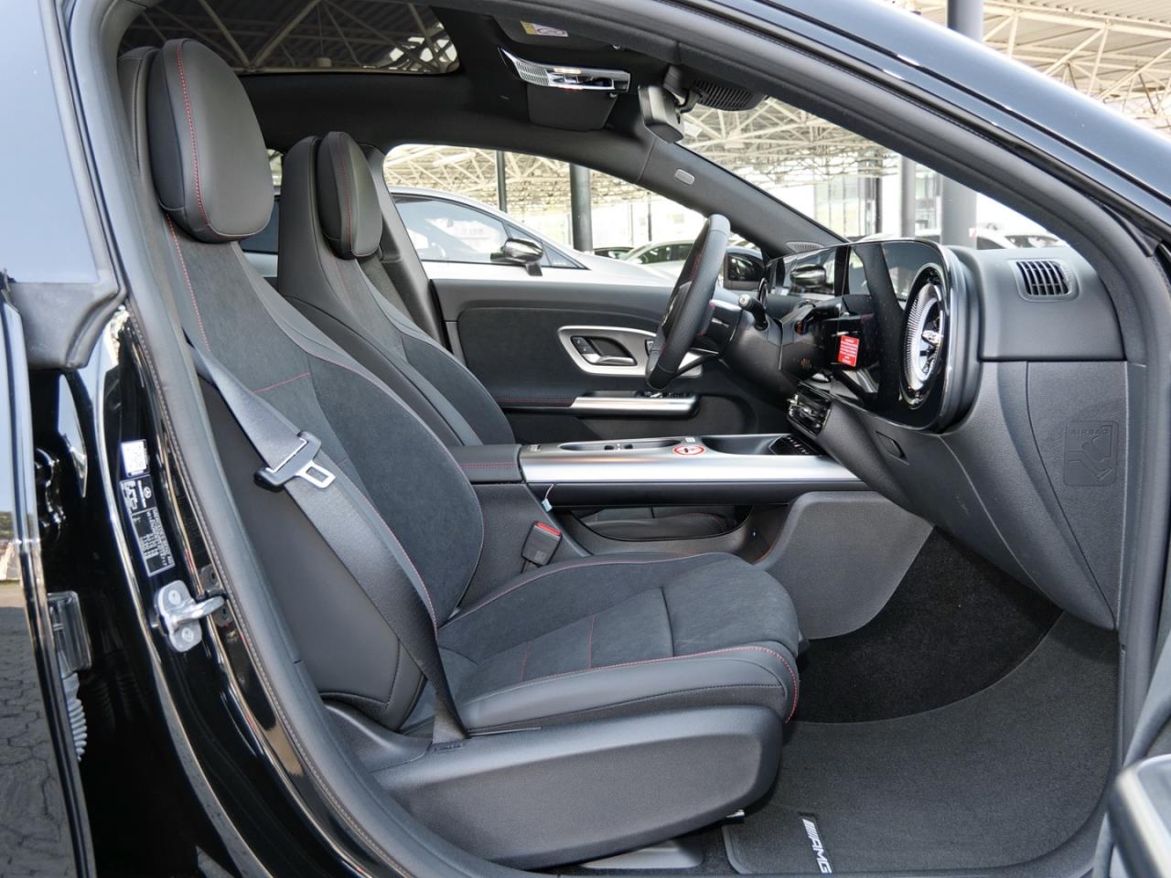 Mercedes-Benz CLA 200 AMG Night Panorama Distronic Kamera AHK