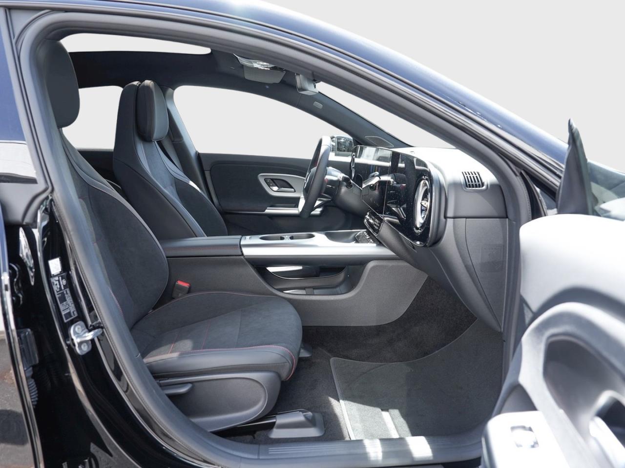 Mercedes-Benz CLA 200 AMG Night MBUXNavi Panorama KeylessGo