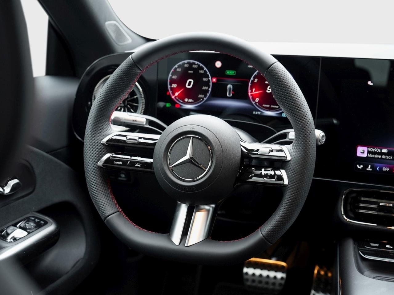 Mercedes-Benz CLA 200 AMG Night Panorama Memory AHK Winter-P