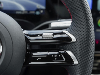Mercedes-Benz CLA 220 4MATIC AMG Night Panorama Head-Up AHK