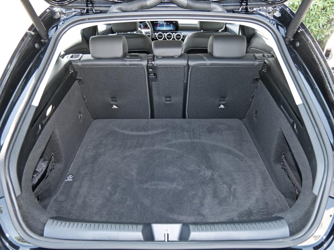 Mercedes-Benz CLA 180 d SB Progressive Navi-Prem Distronic 360