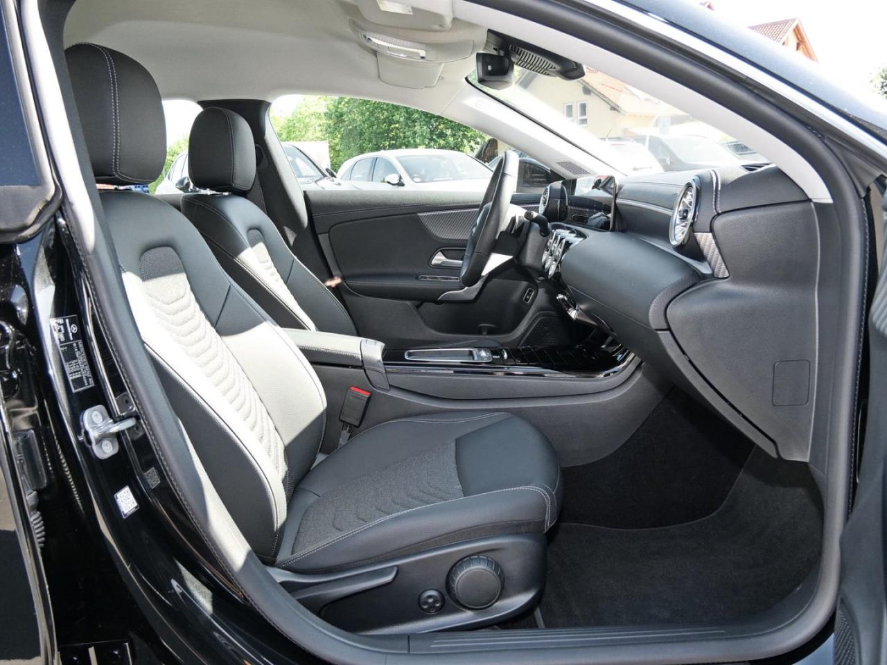 Mercedes-Benz CLA 180 d SB Progressive Navi-Prem Distronic 360