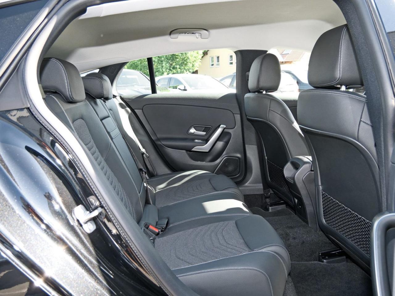 Mercedes-Benz CLA 180 d SB Progressive Navi-Prem Distronic 360