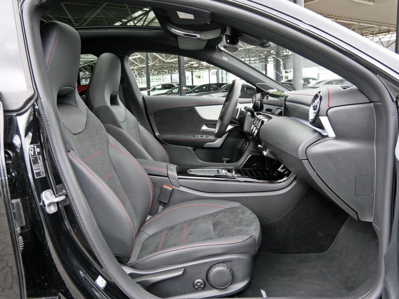 Mercedes-Benz CLA 180 d SB AMG Night Panorama Distronic 360°