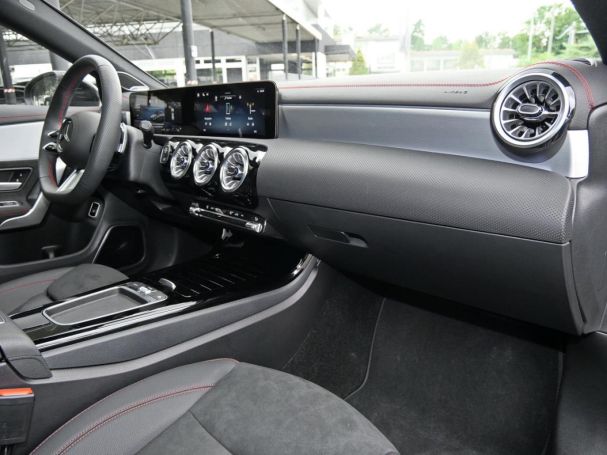 Mercedes-Benz CLA 180 d SB AMG Night Panorama Distronic 360°