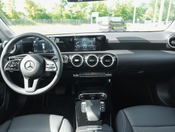Mercedes-Benz CLA 200 d SB Standheizung Kamera Spiegel ParkA