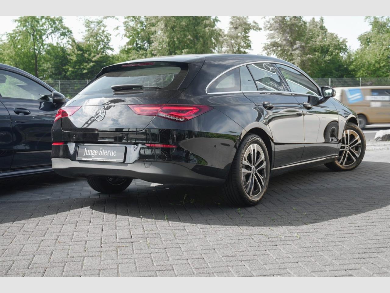 Mercedes-Benz CLA 200 d SB Standheizung Kamera Spiegel ParkA