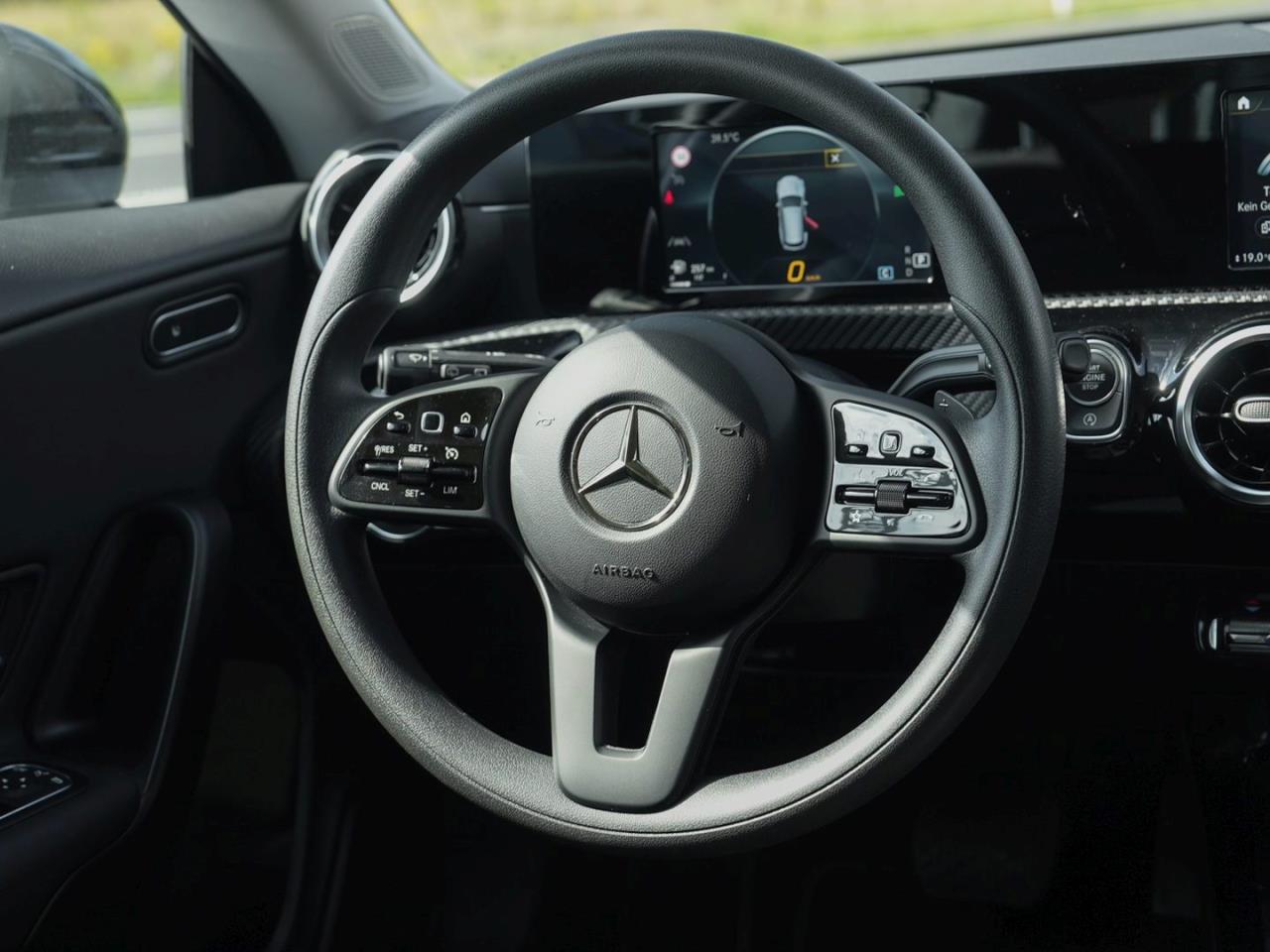 Mercedes-Benz CLA 200 d SB Standheizung Kamera Spiegel ParkA