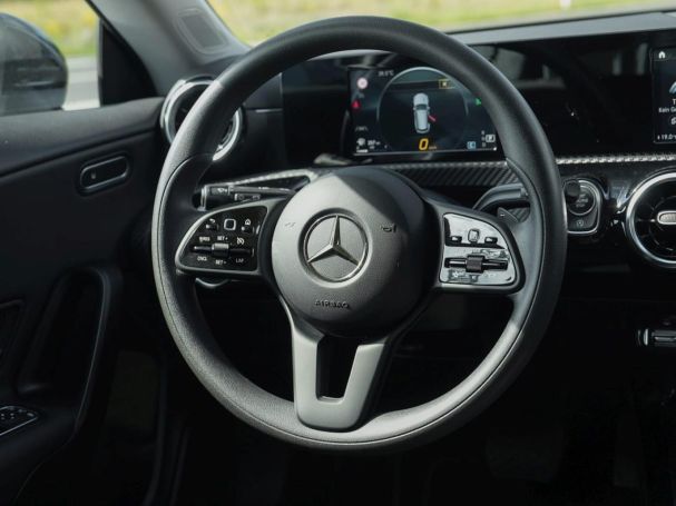 Mercedes-Benz CLA 200 d SB Standheizung Kamera Spiegel ParkA