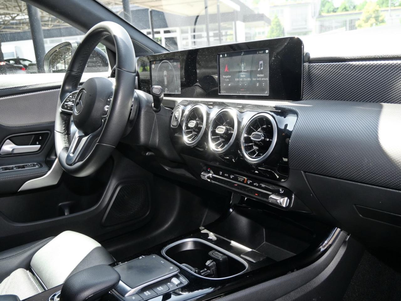 Mercedes-Benz CLA 200 d SB Progressive MBUX Navi AHK