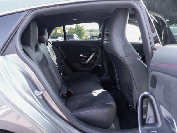 Mercedes-Benz CLA 200 SB AMG Panorama Distronic Kamera