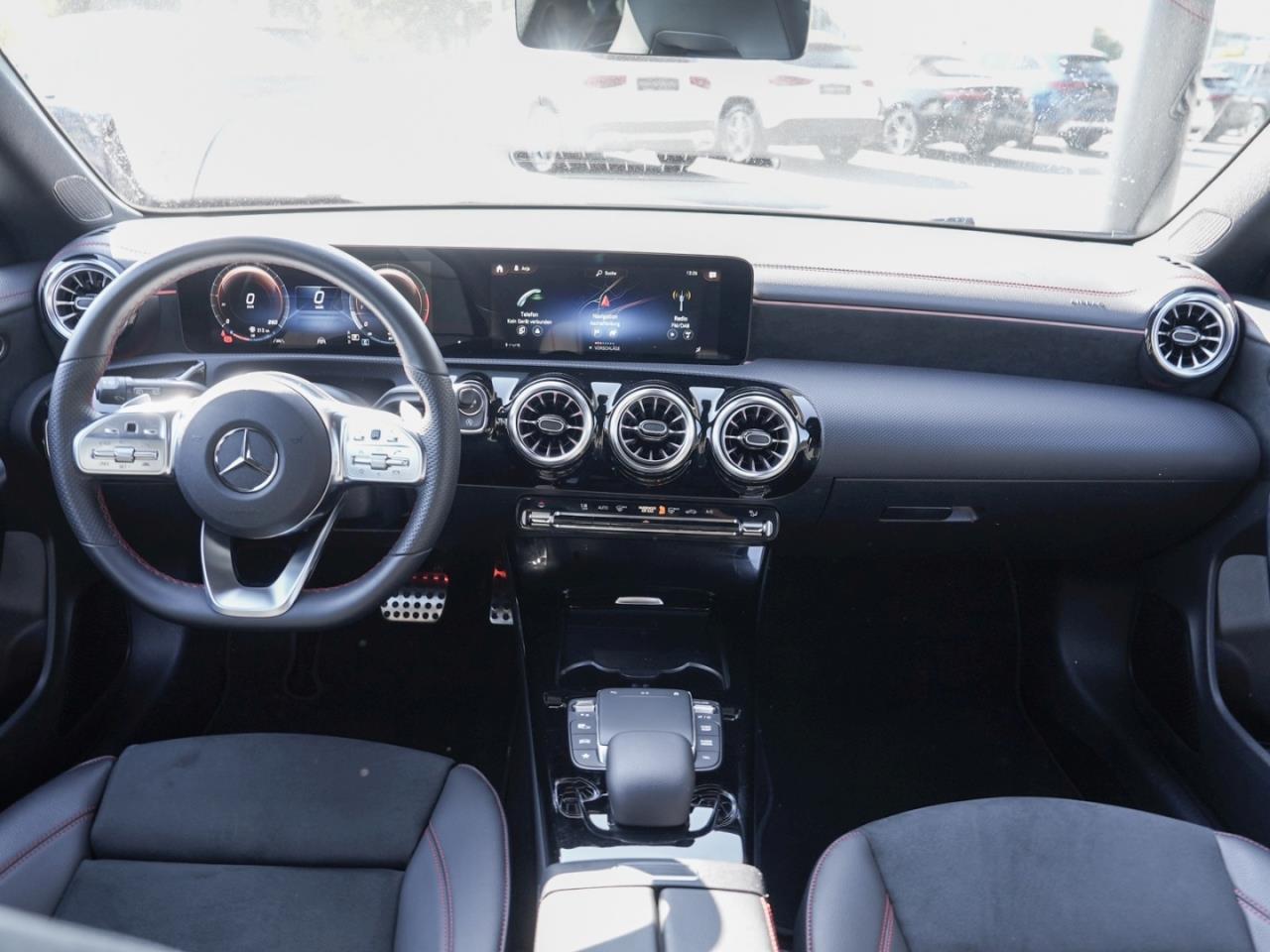Mercedes-Benz CLA 200 SB AMG Panorama Distronic Kamera