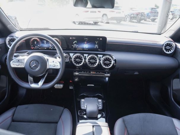 Mercedes-Benz CLA 200 SB AMG Panorama Distronic Kamera