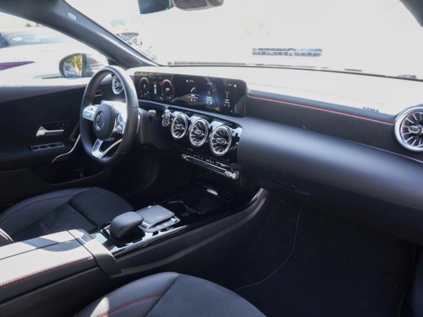 Mercedes-Benz CLA 200 SB AMG Panorama Distronic Kamera