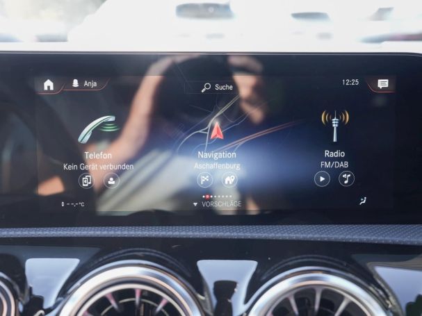 Mercedes-Benz CLA 200 SB AMG Panorama Distronic Kamera