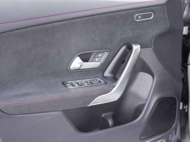 Mercedes-Benz CLA 200 SB AMG Panorama Distronic Kamera