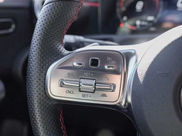 Mercedes-Benz CLA 200 SB AMG Panorama Distronic Kamera