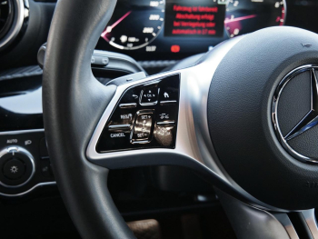 Mercedes-Benz CLA 200 SB MBUX Navi Kamera EasyPack Spurhalte