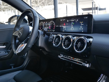 Mercedes-Benz CLA 200 SB MBUX Navi Kamera EasyPack Spurhalte
