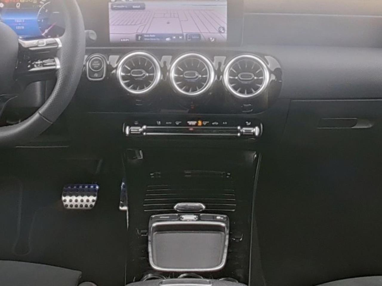Mercedes-Benz CLA 220 d SB AMG MBUXNavi-Prem. Kamera Easy-Pack