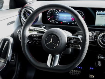 Mercedes-Benz CLA 250 4M SB AMG Distronic Burmester Navi 360°
