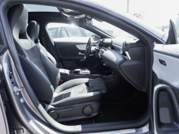 Mercedes-Benz CLA 250 e SB AMG EDITION2020 Night Panorama