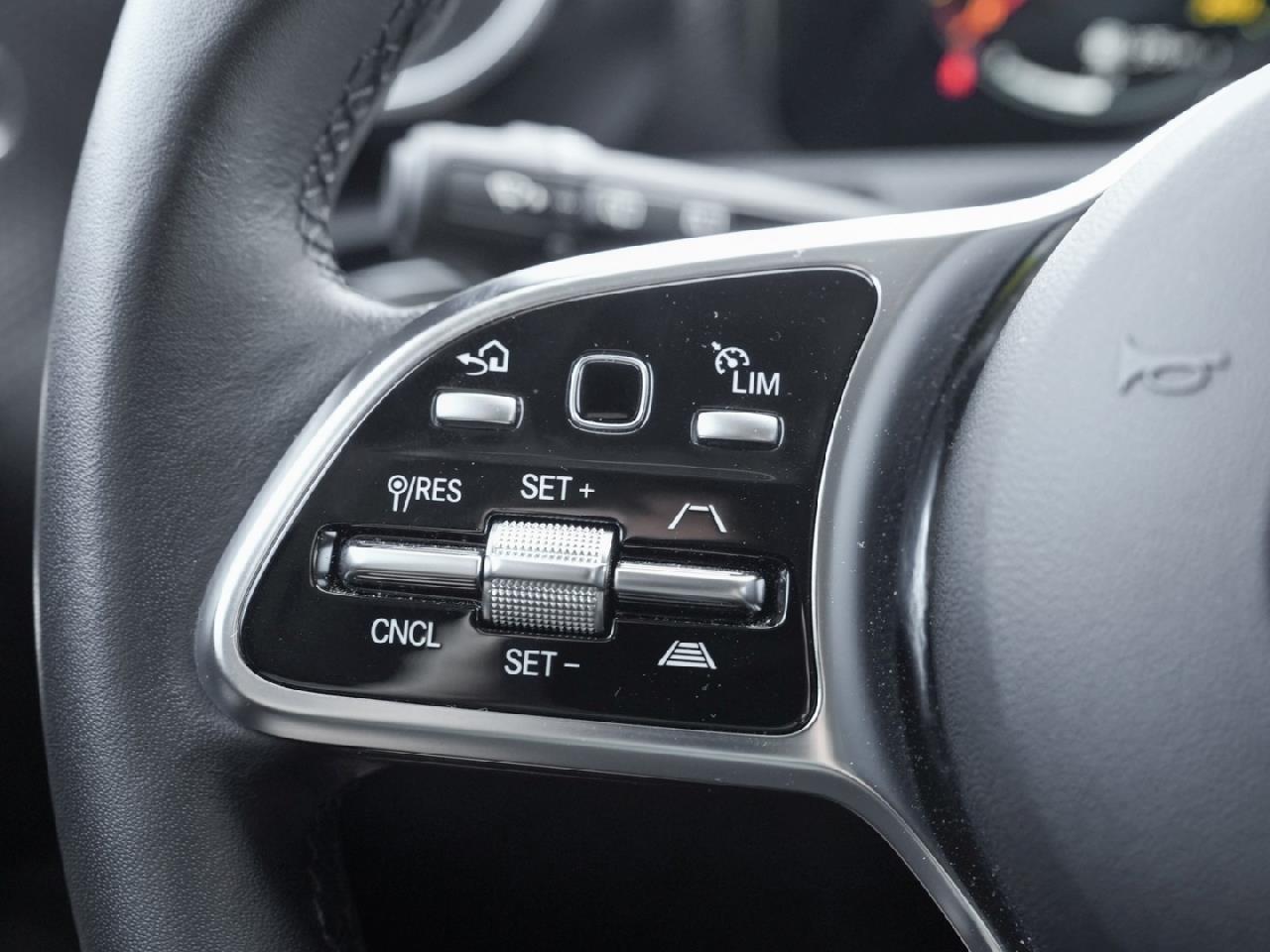 Mercedes-Benz CLA 250 e SB Progressive Distronic 360° HUD AHK