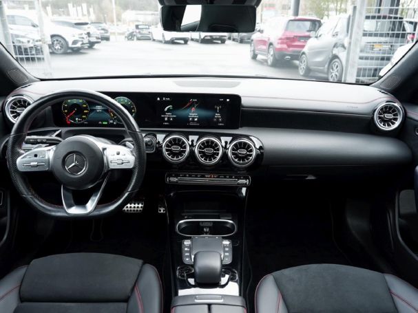 Mercedes-Benz CLA 250 e SB AMG Distronic Panorama Kamera AHK
