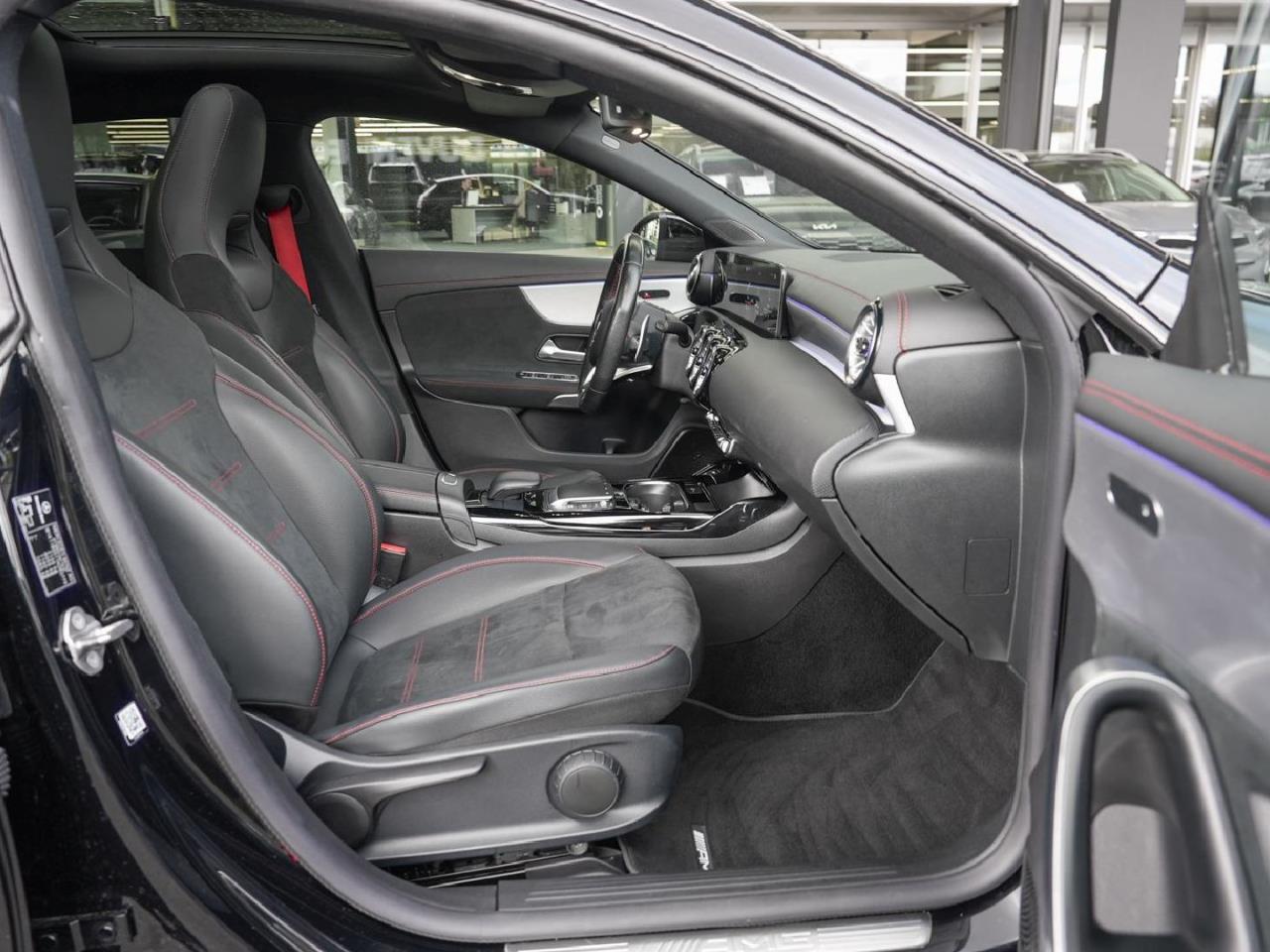 Mercedes-Benz CLA 35 4M SB Night MBUX Navi Distronic Panorama