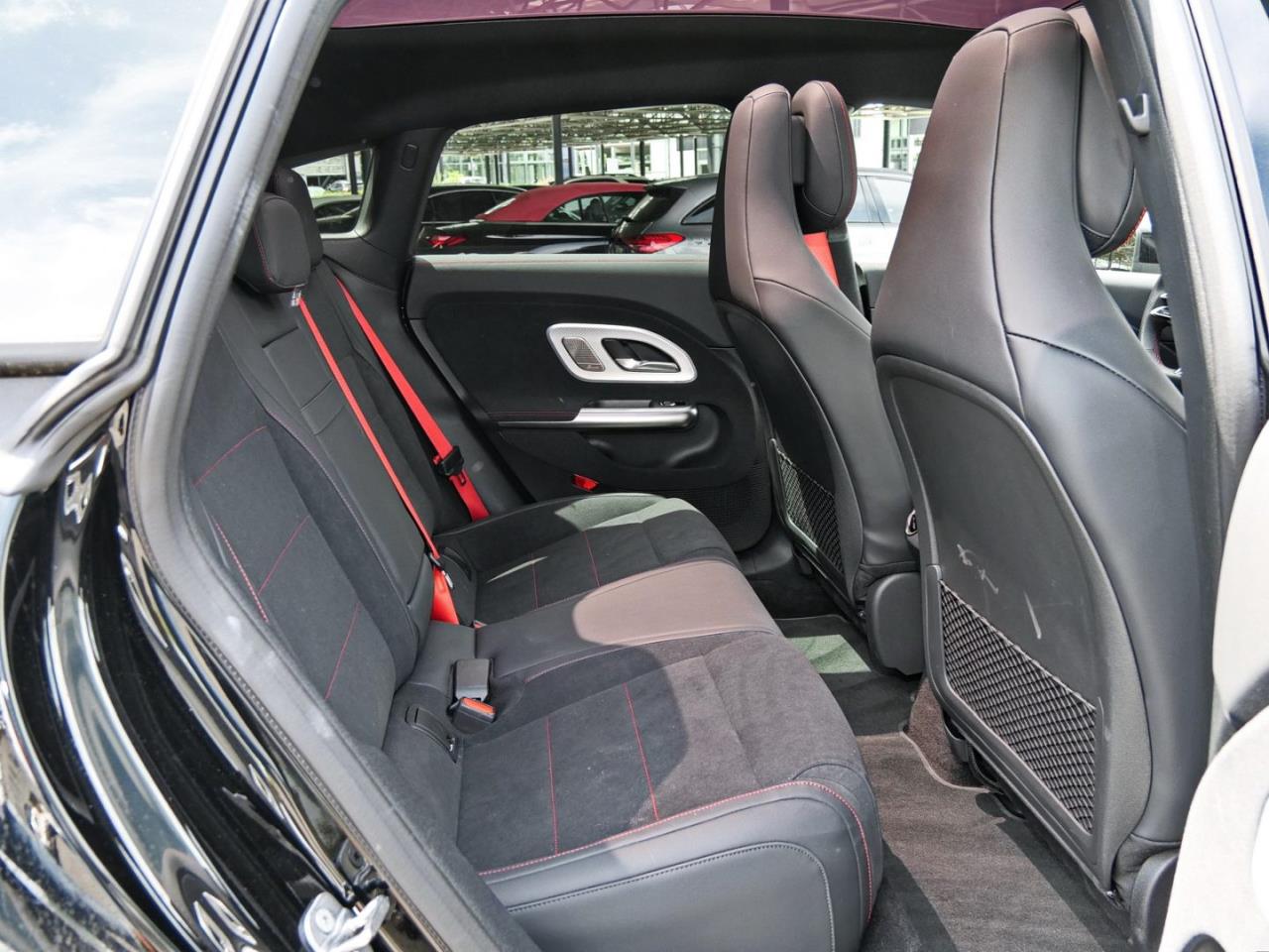 Mercedes-Benz CLA 350 4MATIC Shooting Brake mit EQ Technologie
