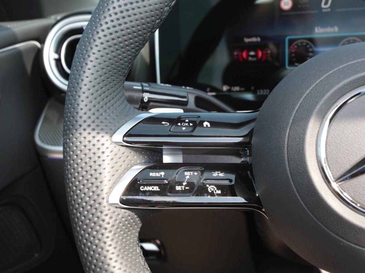 Mercedes-Benz CLE 180 Cabriolet AMG Night Distronic AHK 360?