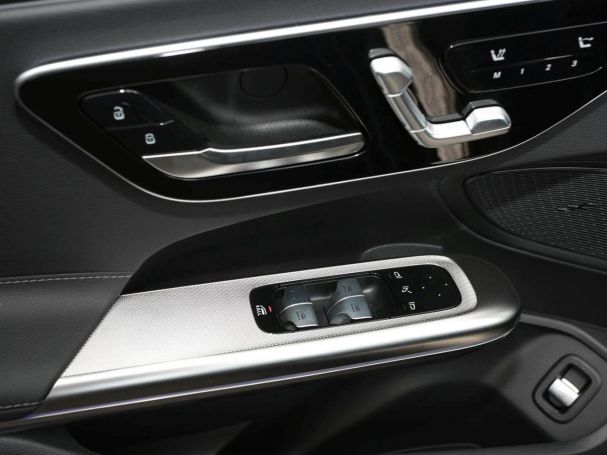 Mercedes-Benz CLE 200 4MATIC Cabriolet AMG Distronic Memory