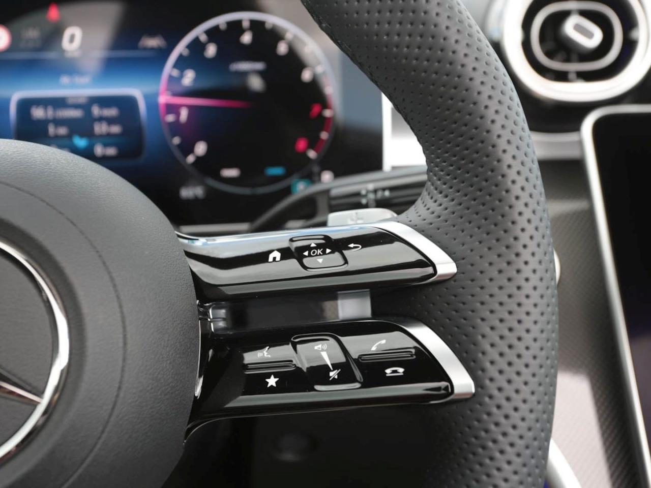 Mercedes-Benz CLE 200 4MATIC Cabriolet AMG Distronic Memory