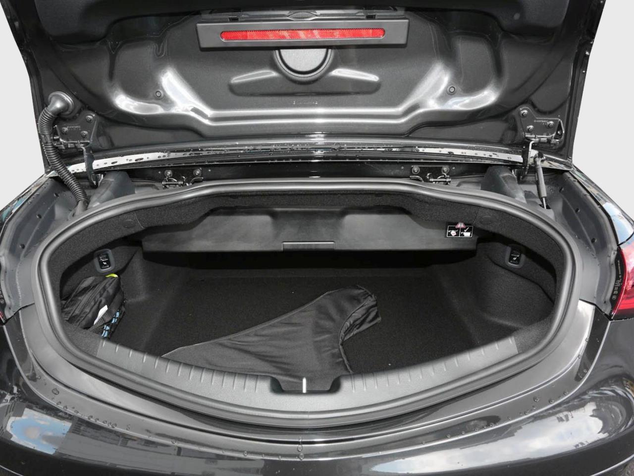 Mercedes-Benz CLE 200 4MATIC Cabriolet AMG Distronic Memory