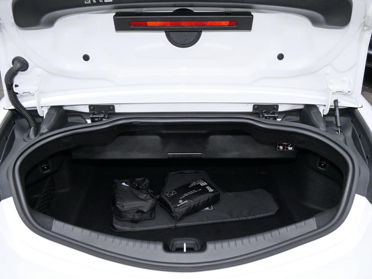 Mercedes-Benz CLE 200 Cabrio AMG Distronic Memory 360°
