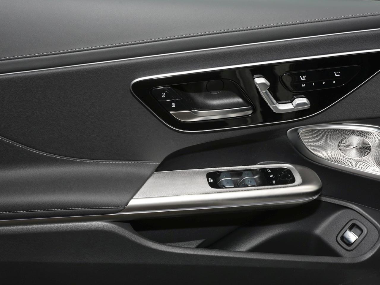 Mercedes-Benz CLE 200 Cabriolet AMG Night Burmester 360?