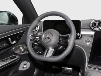 Mercedes-Benz CLE 200 Cabriolet AMG Night Burmester 360?