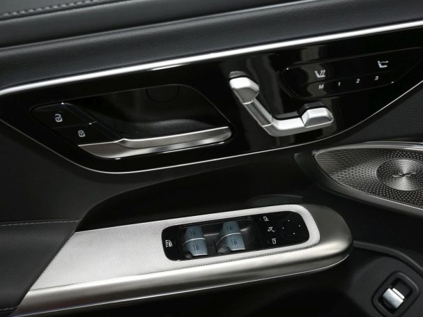 Mercedes-Benz CLE 200 Cabriolet AMG Night Burmester 360°